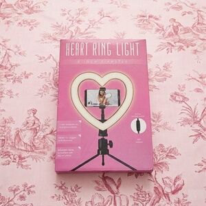 NWT Heart Ring Light‎